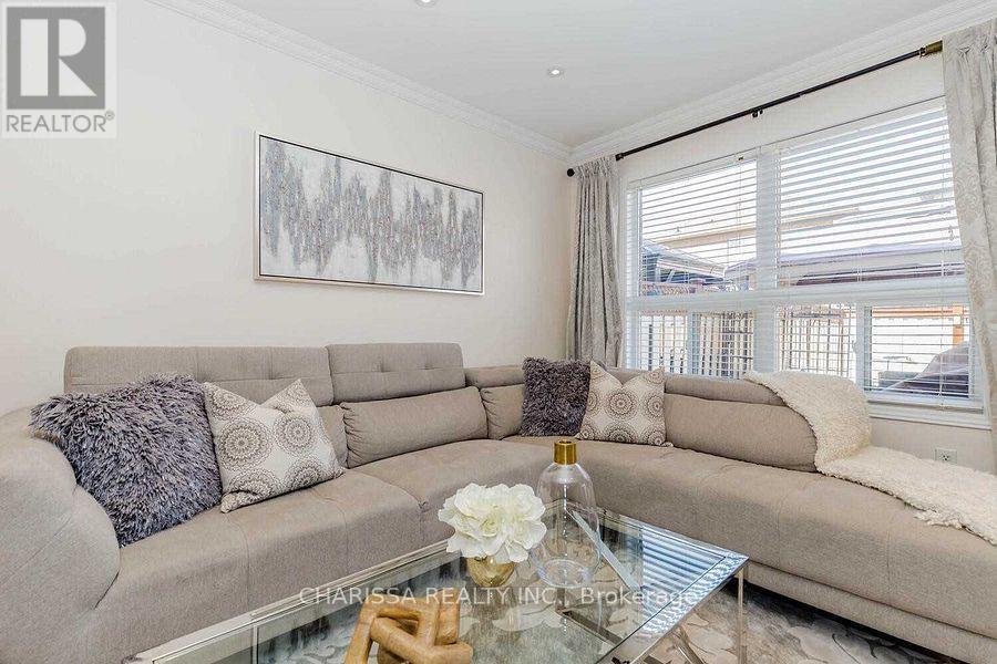 Photo 13 of Upper 131 Argento Crescent, Vaughan ON