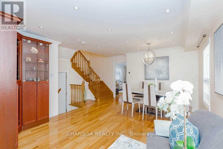 Photo 8 of Upper 131 Argento Crescent, Vaughan ON