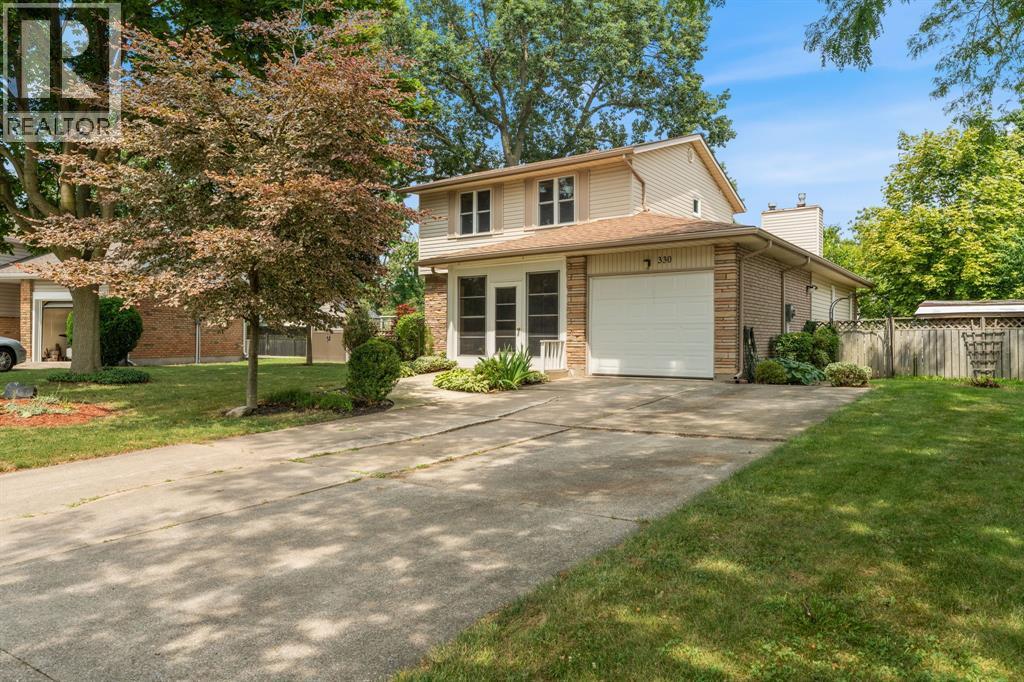 Photo 4 of 330 Willow Crescent, St Clair ON