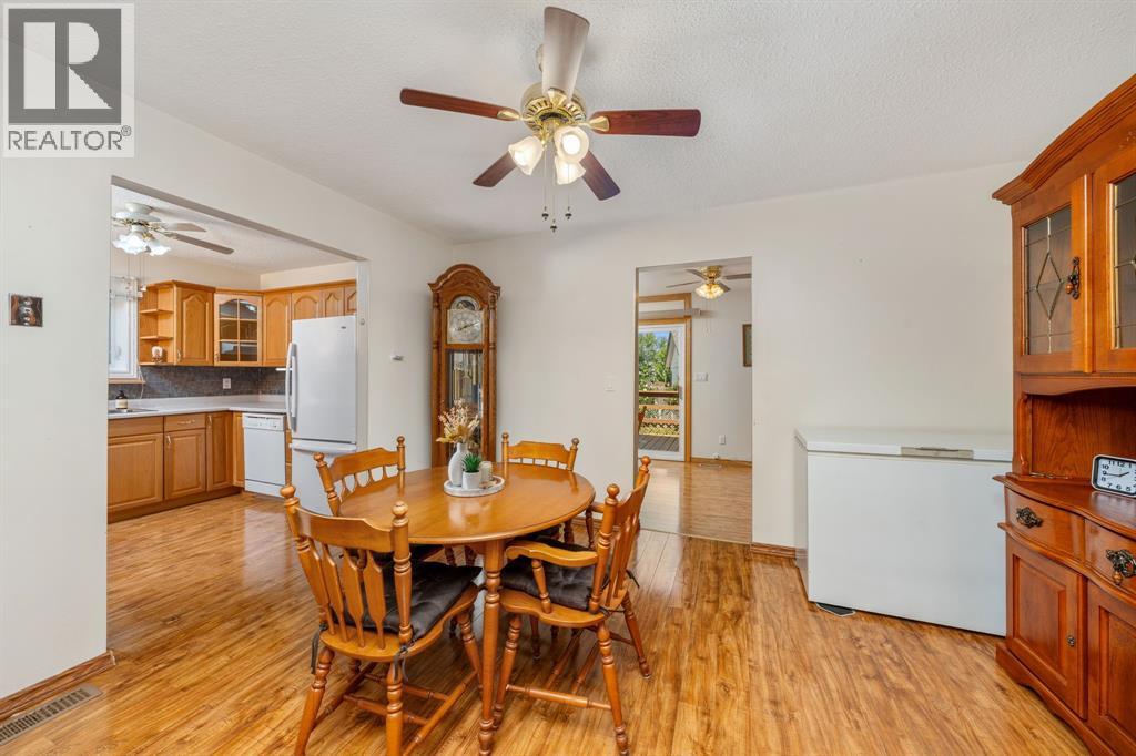 Photo 33 of 330 Willow Crescent, St Clair ON