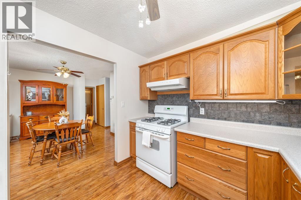 Photo 25 of 330 Willow Crescent, St Clair ON