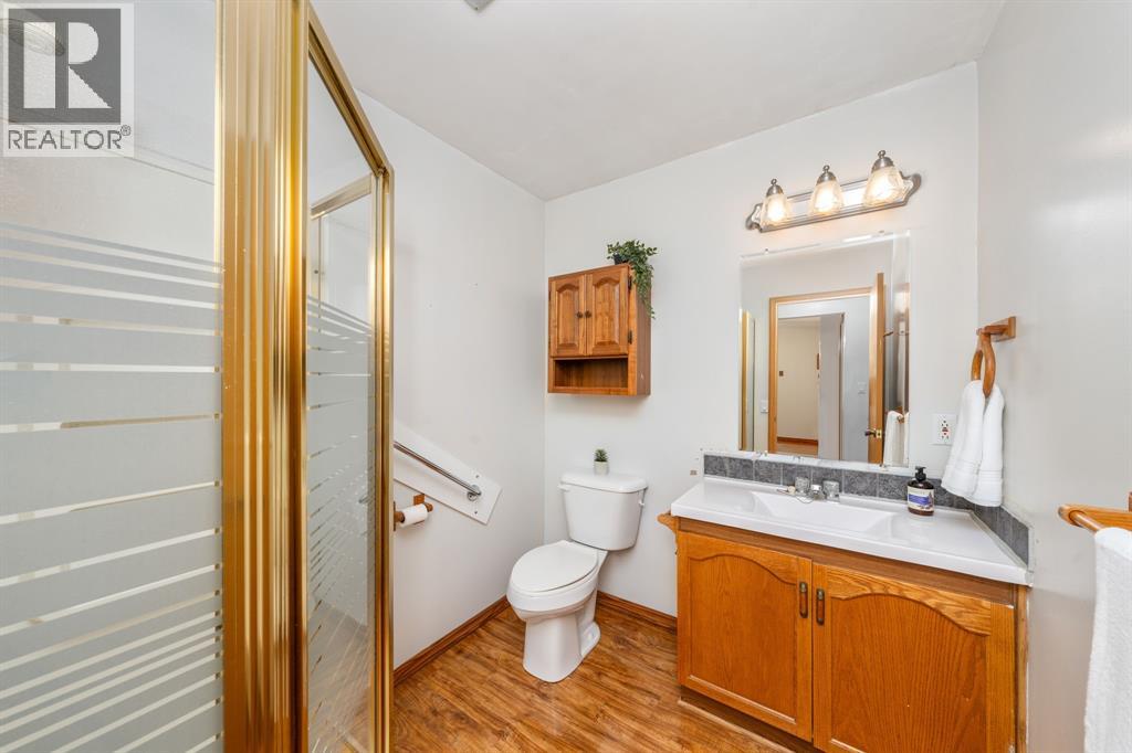 Photo 27 of 330 Willow Crescent, St Clair ON