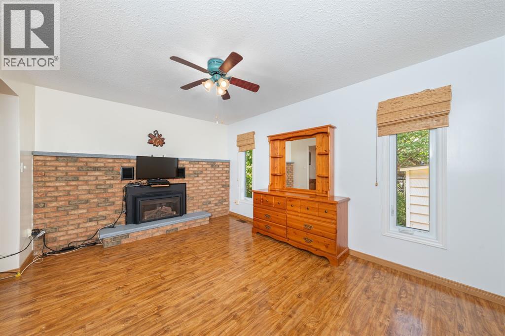 Photo 16 of 330 Willow Crescent, St Clair ON
