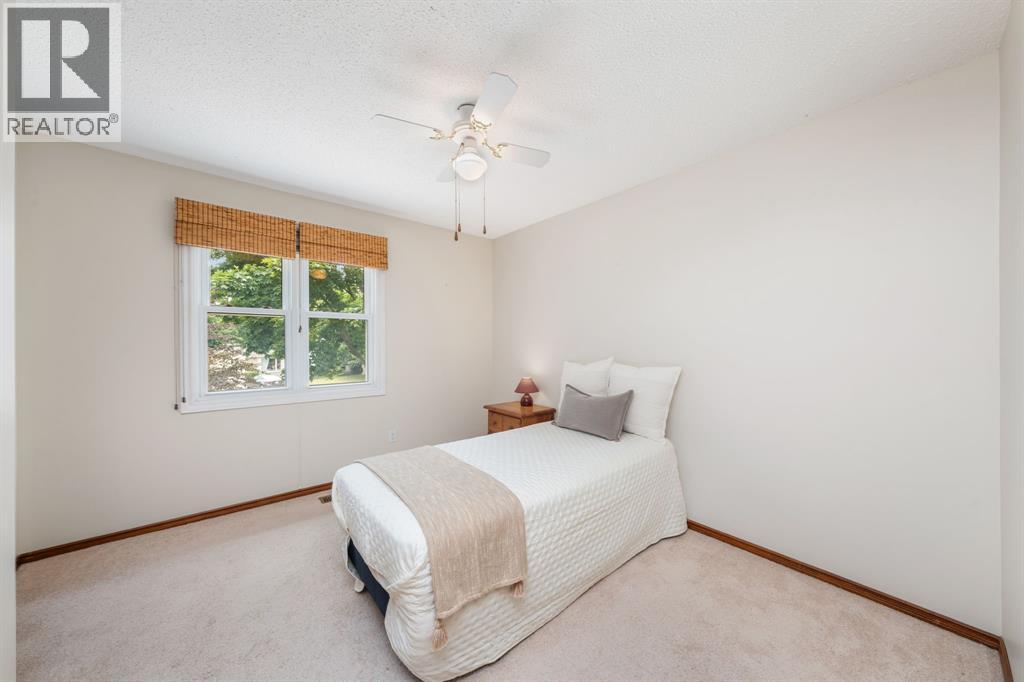 Photo 37 of 330 Willow Crescent, St Clair ON
