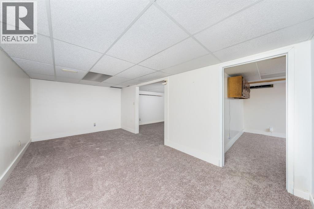 Photo 39 of 330 Willow Crescent, St Clair ON