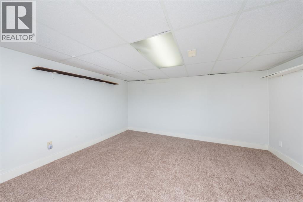 Photo 24 of 330 Willow Crescent, St Clair ON