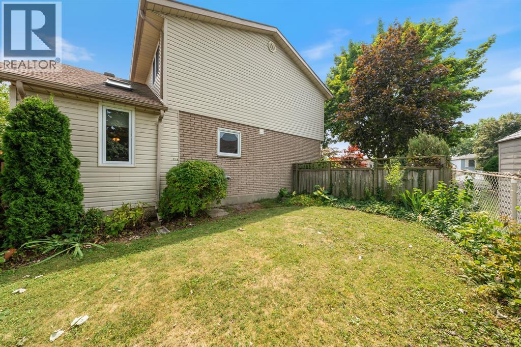 Photo 26 of 330 Willow Crescent, St Clair ON
