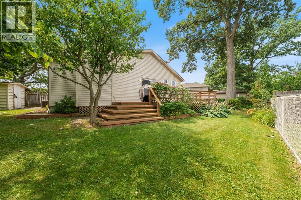 Photo 34 of 330 Willow Crescent, St Clair ON