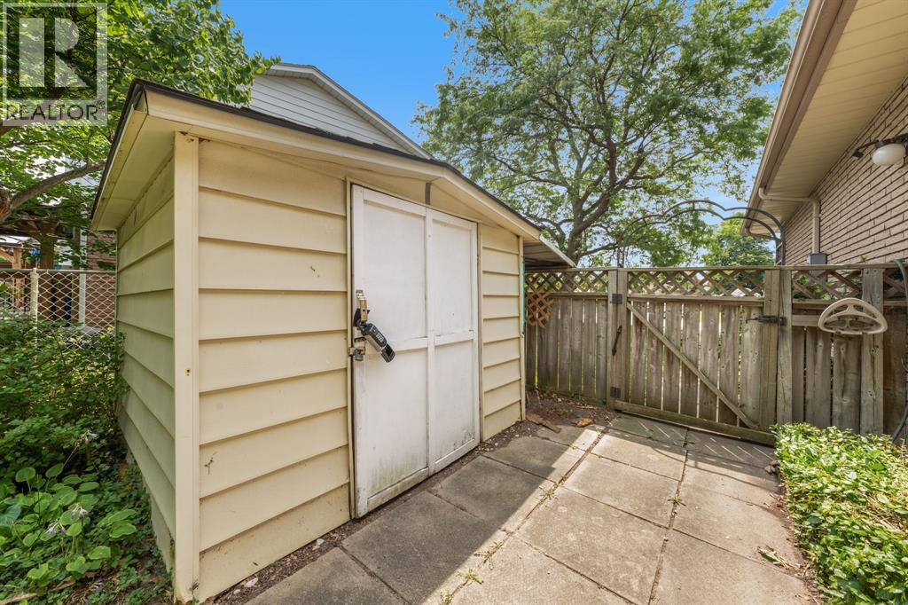 Photo 38 of 330 Willow Crescent, St Clair ON