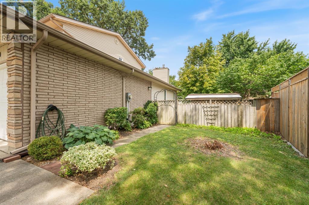 Photo 10 of 330 Willow Crescent, St Clair ON