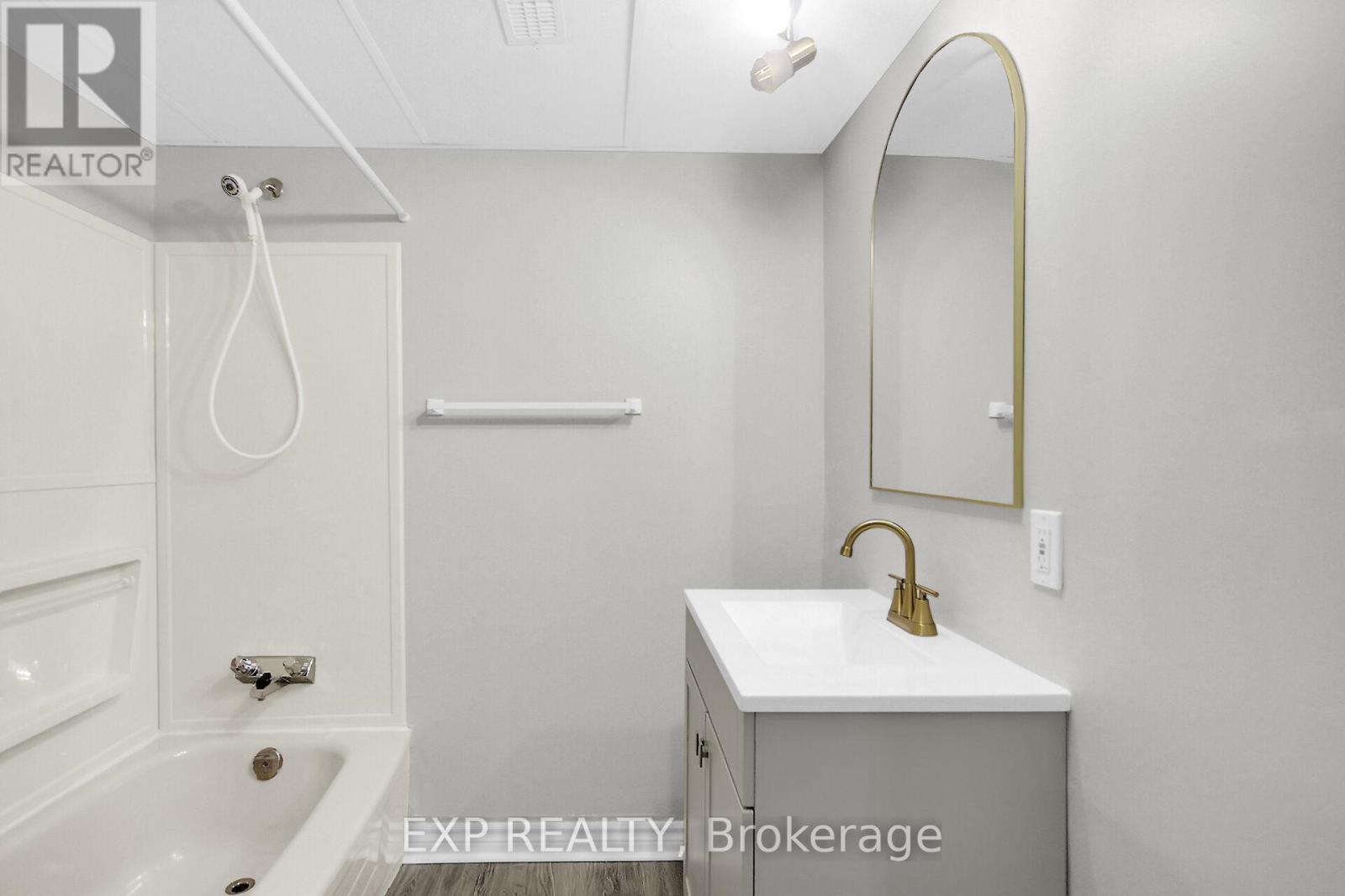 Photo 5 of 1083 Eadie Road, Russell ON