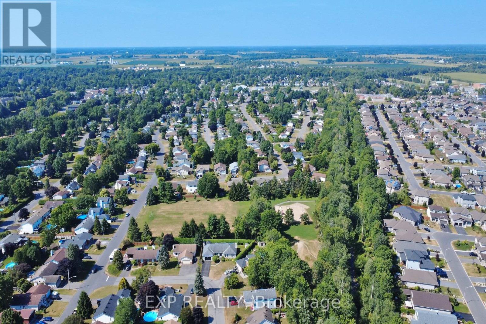 Photo 24 of 1083 Eadie Road, Russell ON