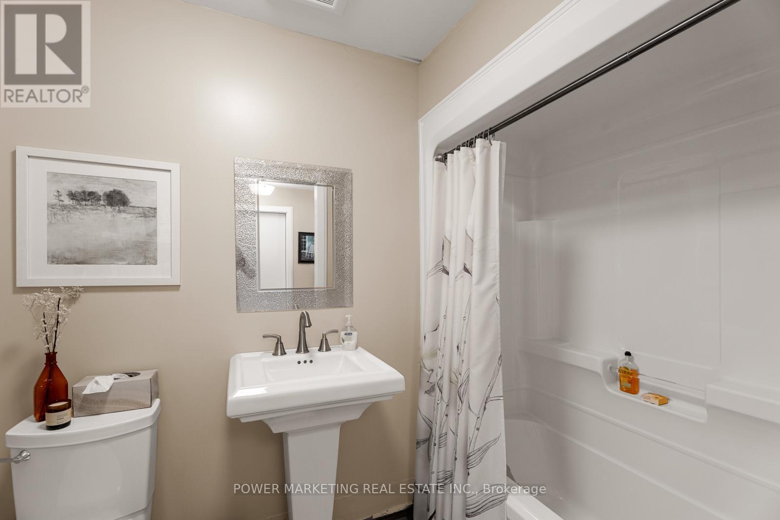 Photo 16 of 49 Mclachlin Street, Arnprior ON
