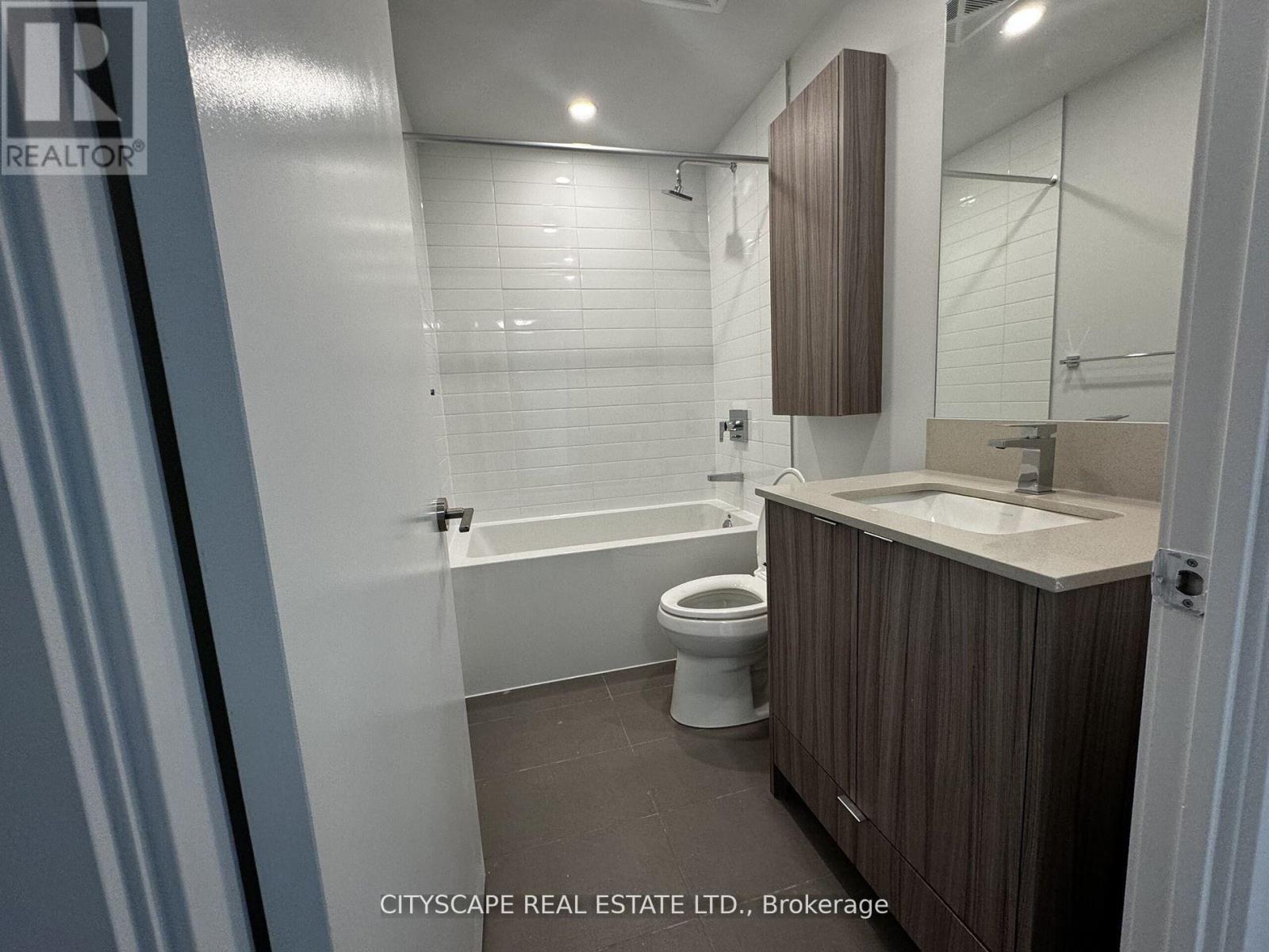 Photo 7 of 811 4130 Parkside Village Drive, Mississauga ON