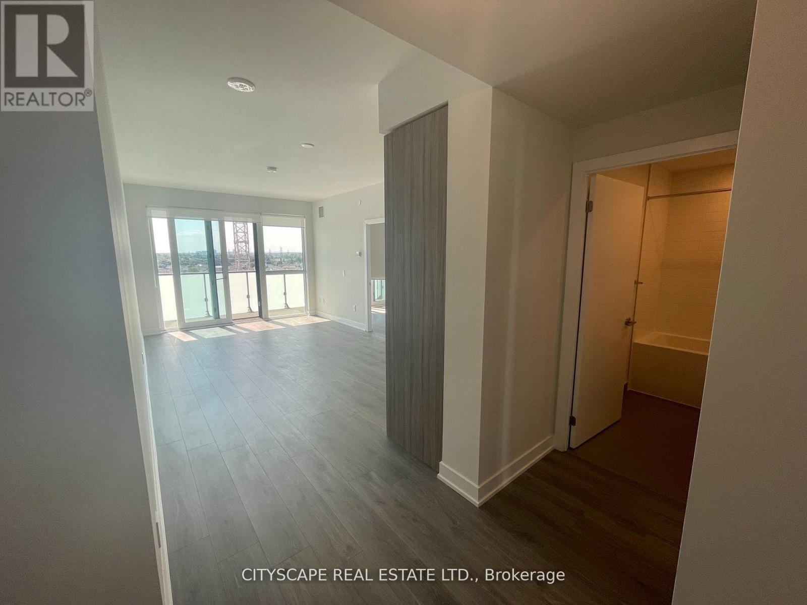 Photo 4 of 811 4130 Parkside Village Drive, Mississauga ON