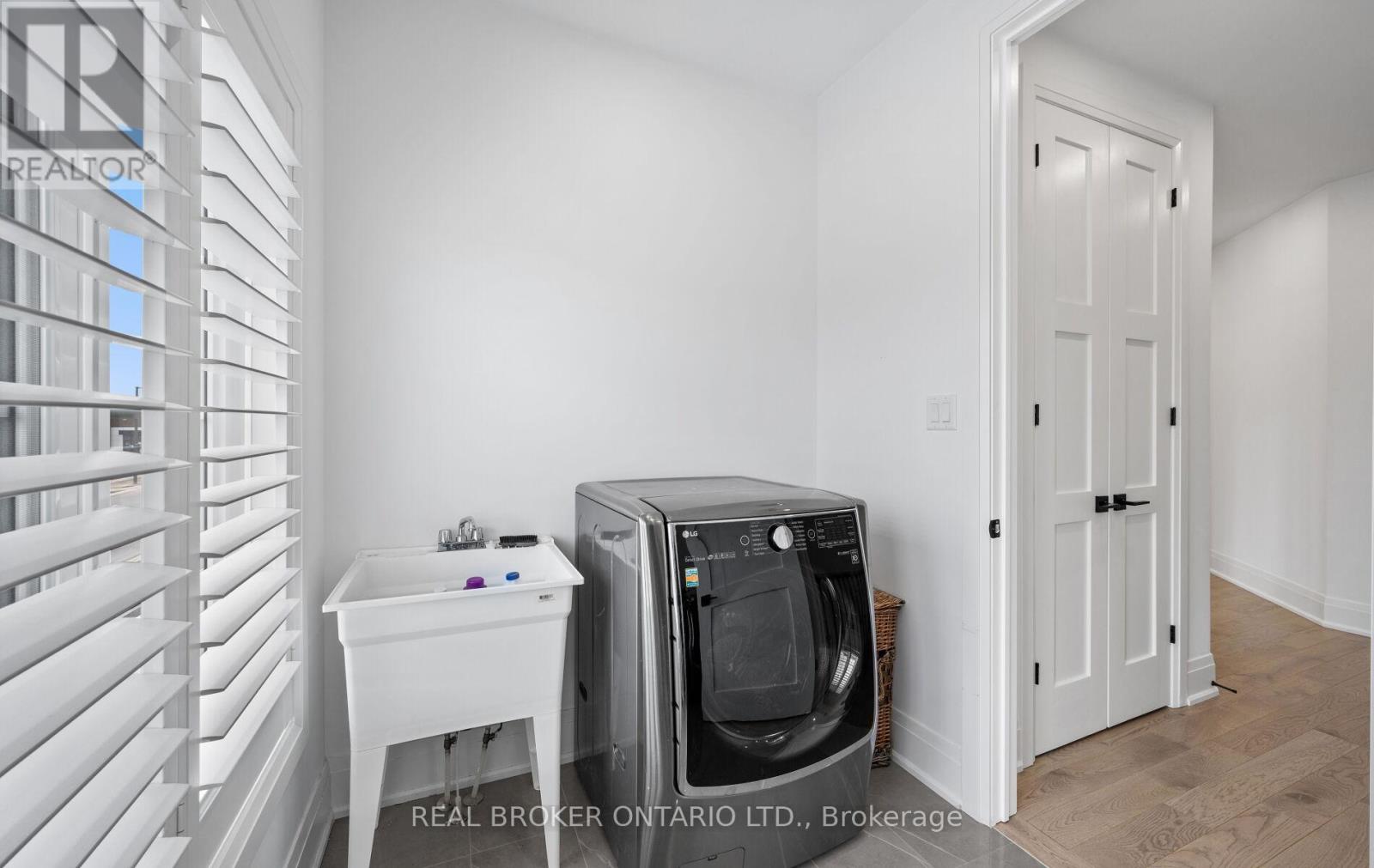 Photo 23 of 547 Veterans Drive, Brampton ON
