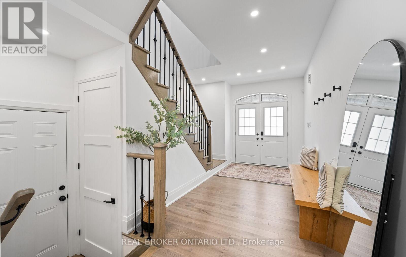 Photo 3 of 547 Veterans Drive, Brampton ON