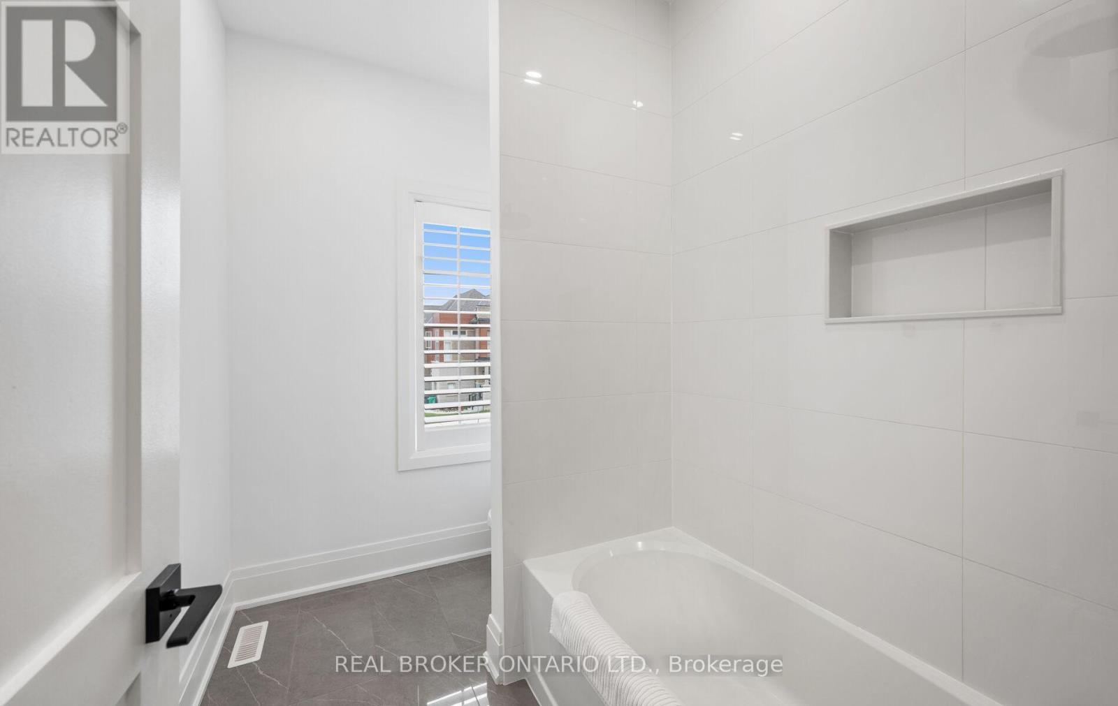 Photo 38 of 547 Veterans Drive, Brampton ON
