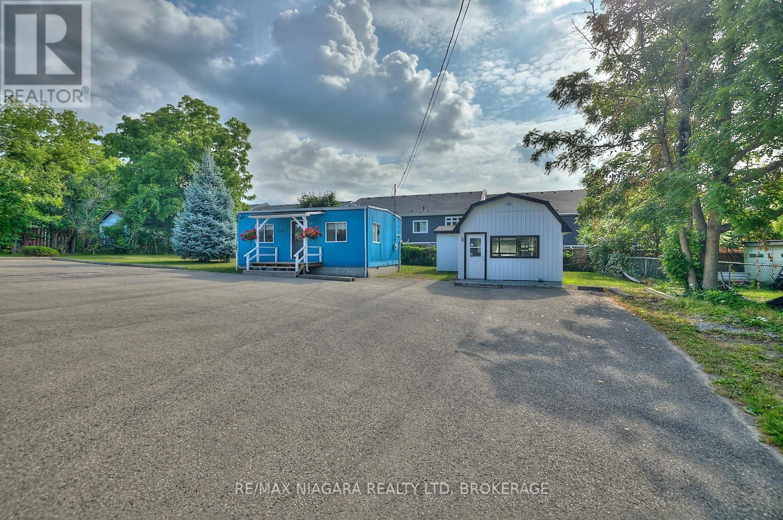 Photo 2 of 210 Ridgeway Road, Fort Erie ON