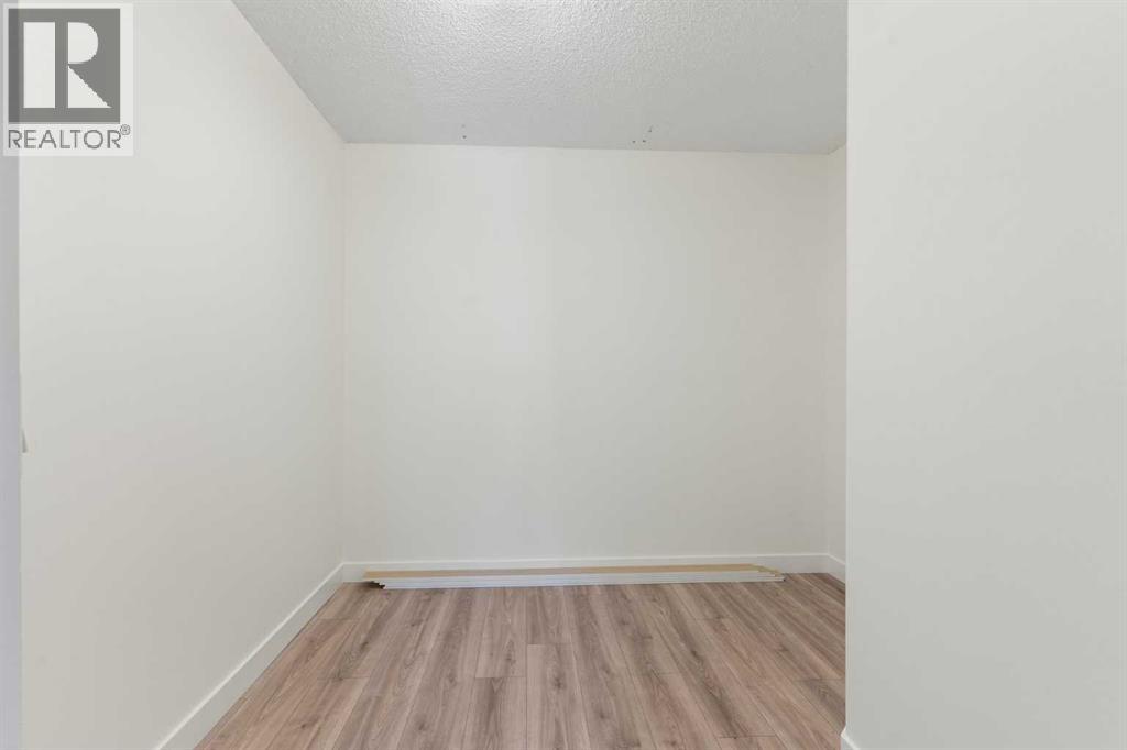 Single Family House for Sale in   Glamis Drive SW Glamorgan Calgary 
