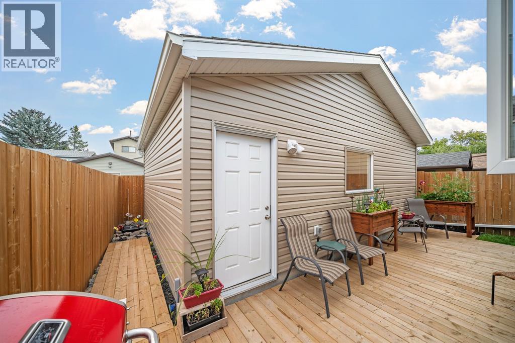 Single Family House Bungalow for Sale in  Rivervalley Drive SE Riverbend Calgary 
