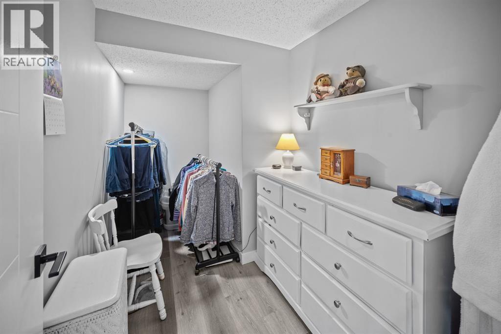 Single Family House Bungalow for Sale in  Rivervalley Drive SE Riverbend Calgary 