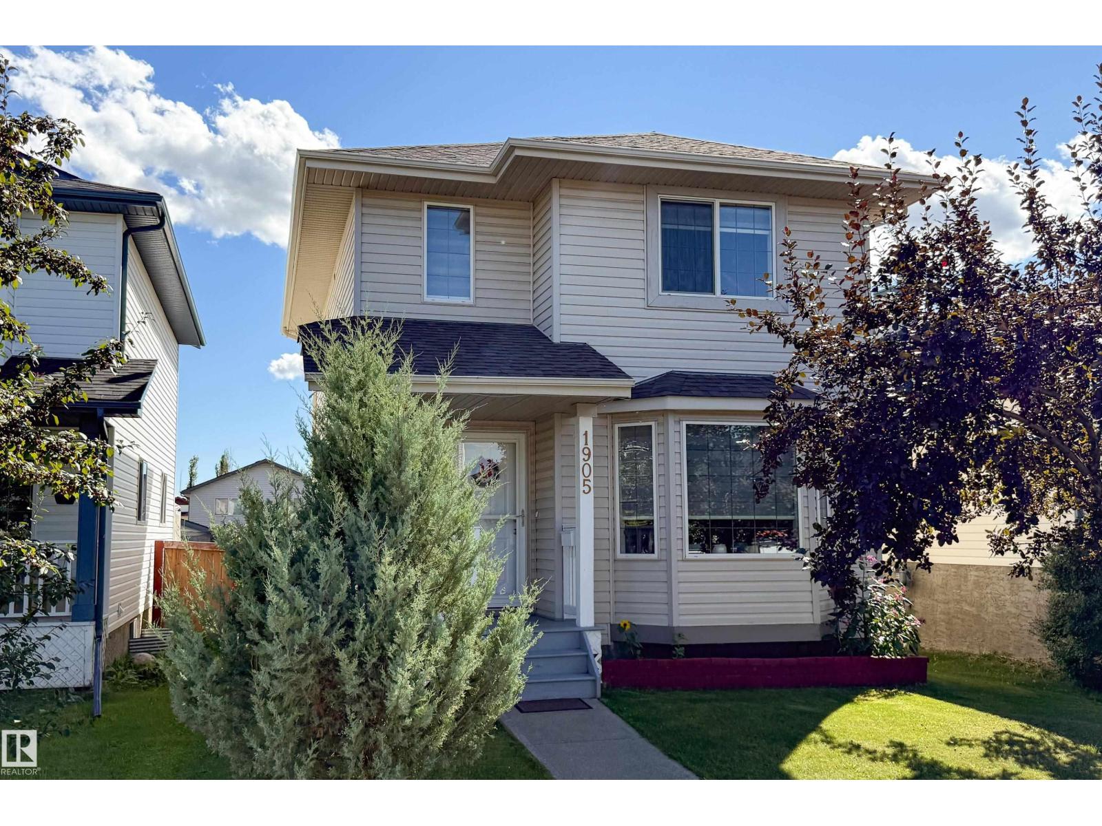 Photo 15 of 1905 36 Av Nw, Edmonton AB