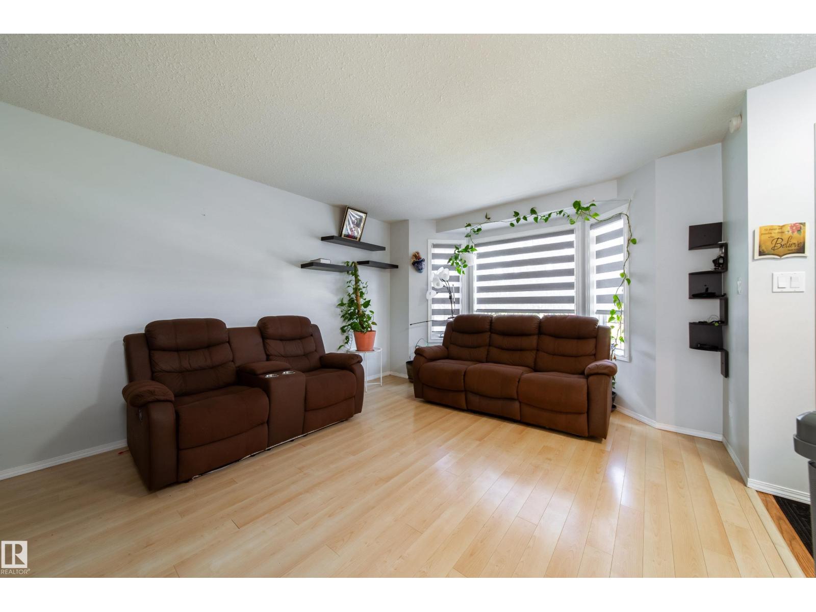 Photo 14 of 1905 36 Av Nw, Edmonton AB