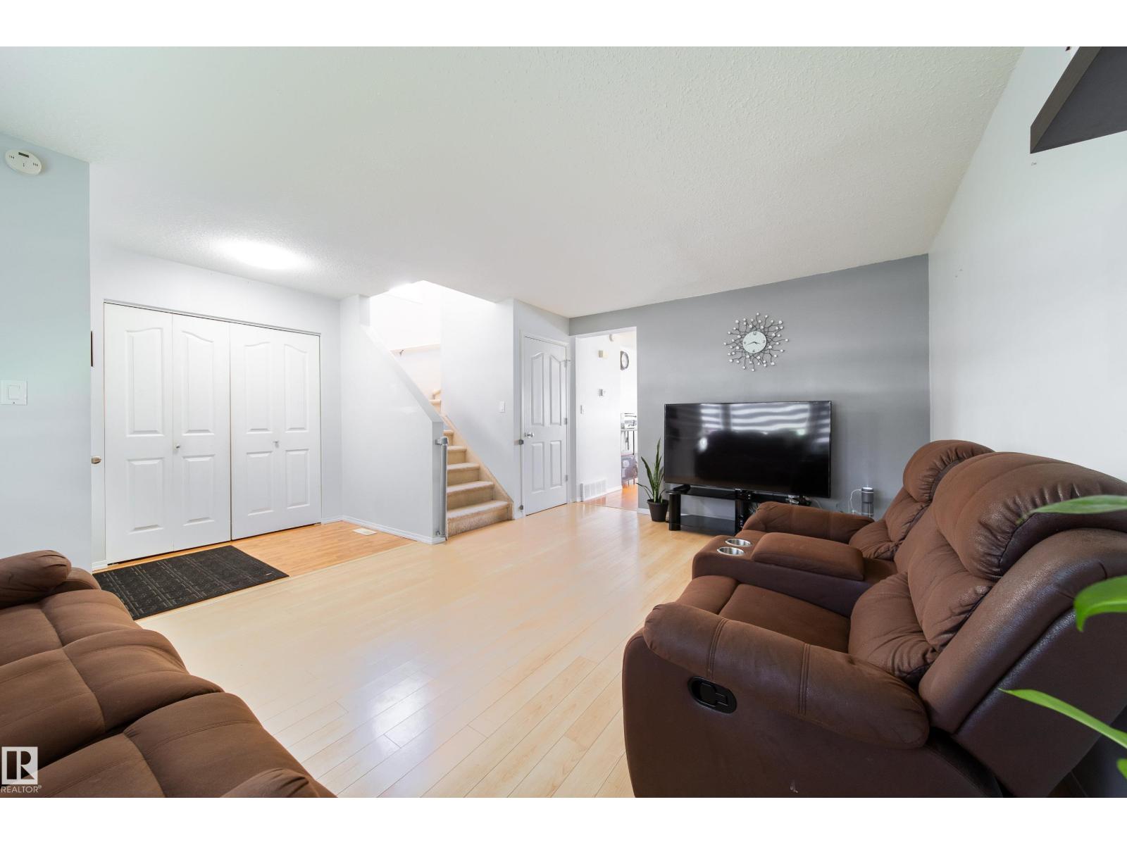 Photo 9 of 1905 36 Av Nw, Edmonton AB