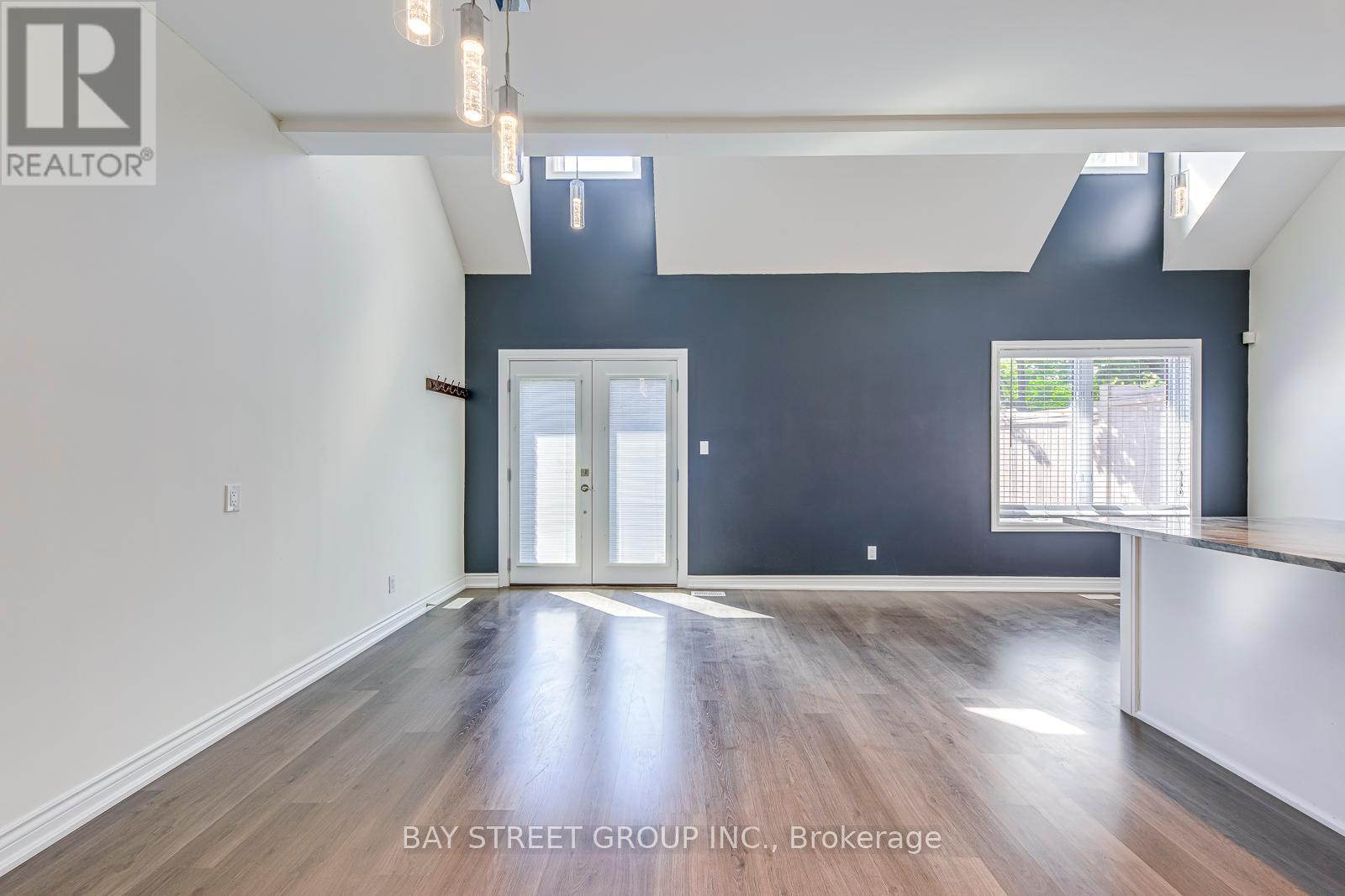 Photo 10 of 2273 Woodfield Road, Oakville ON