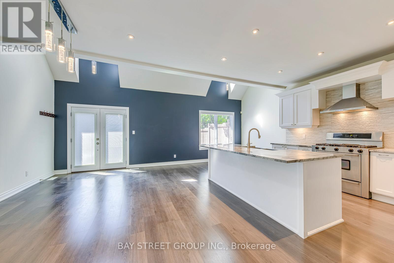 Photo 37 of 2273 Woodfield Road, Oakville ON
