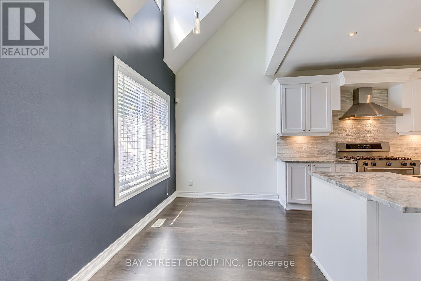 Photo 25 of 2273 Woodfield Road, Oakville ON