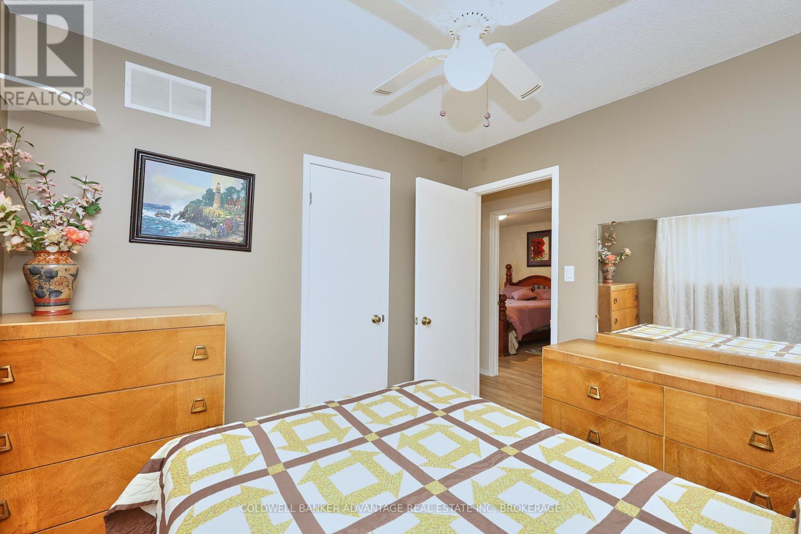 Photo 36 of 147 Briarsdale Crescent, Welland ON