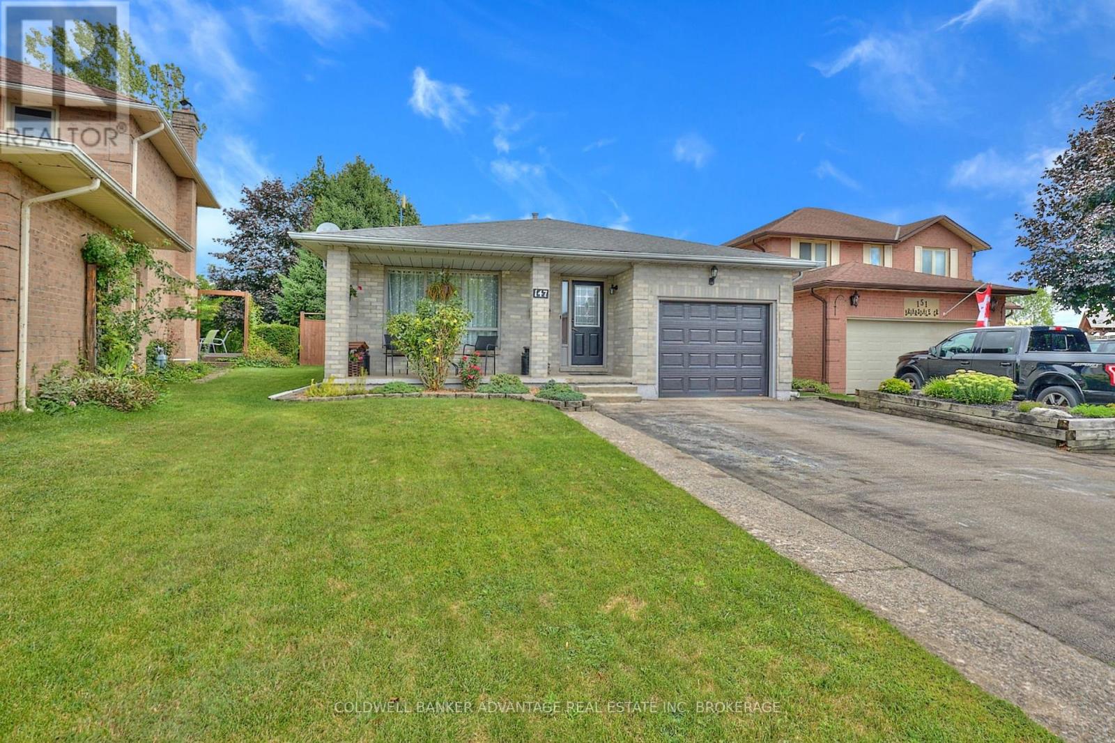 Photo 5 of 147 Briarsdale Crescent, Welland ON