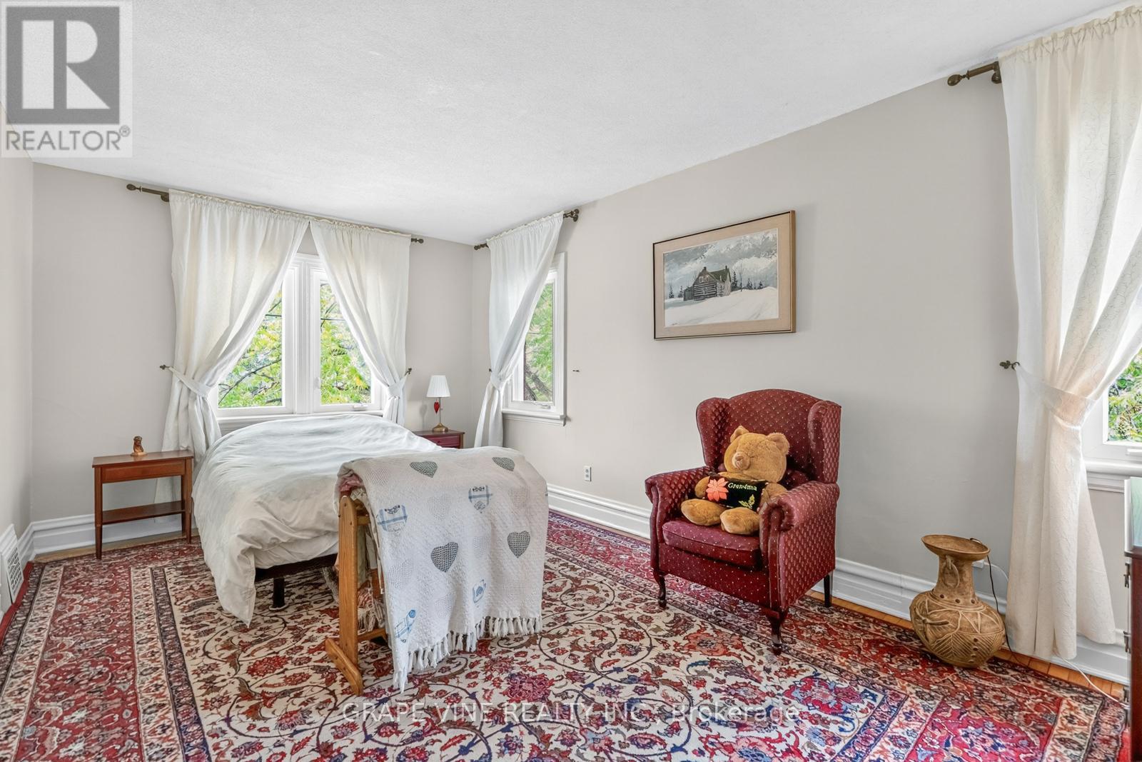 Photo 17 of 65 Bristol Avenue, Ottawa ON