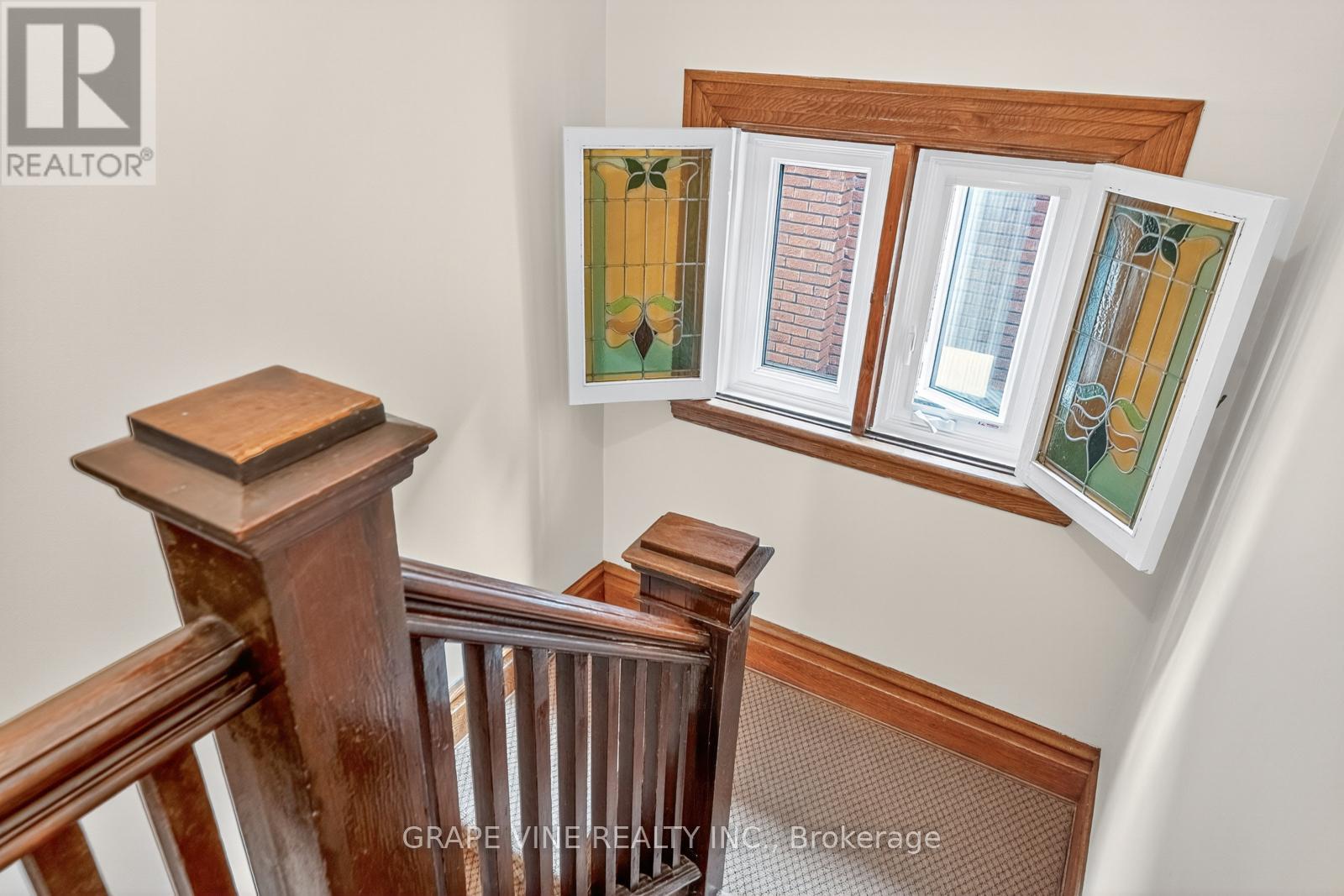 Photo 10 of 65 Bristol Avenue, Ottawa ON