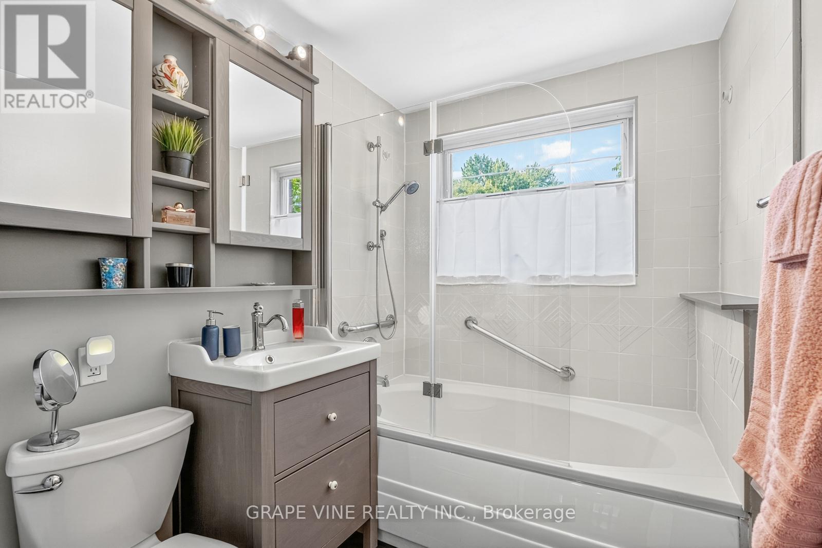 Photo 15 of 65 Bristol Avenue, Ottawa ON