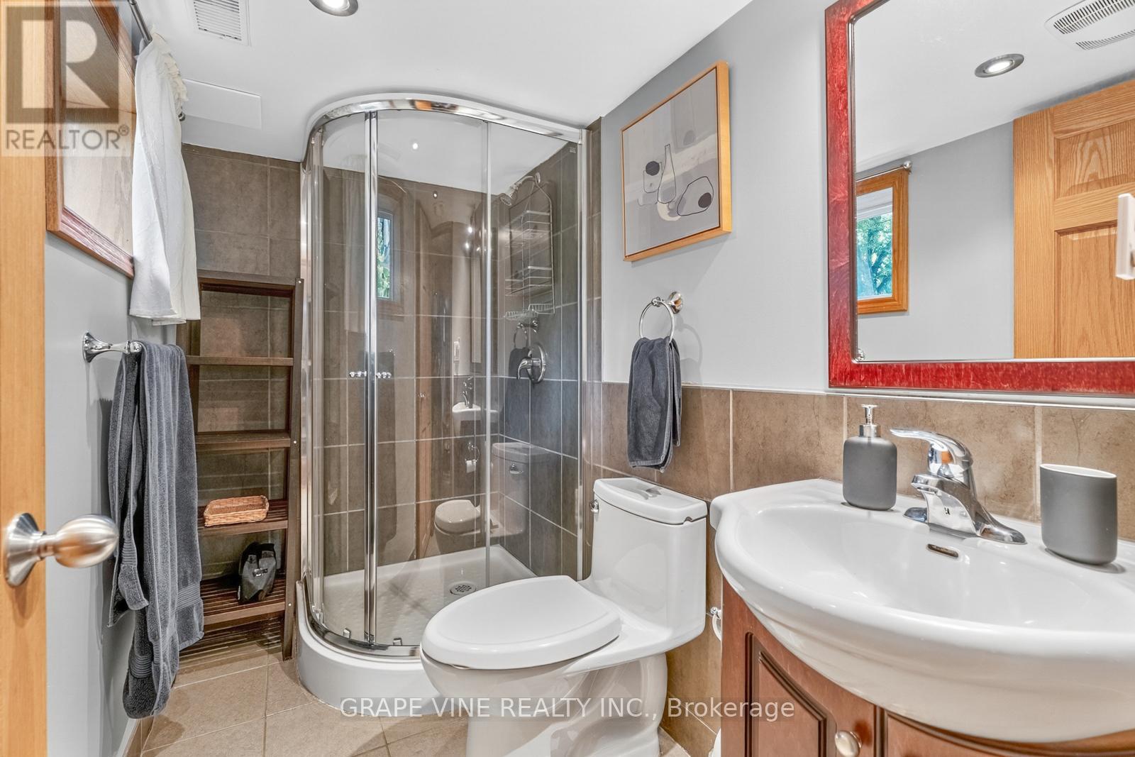Photo 16 of 65 Bristol Avenue, Ottawa ON