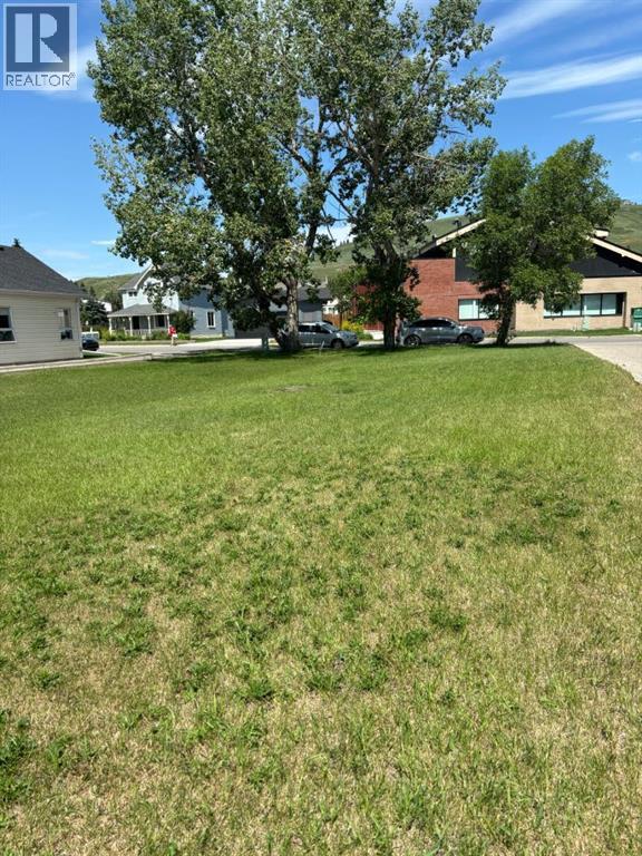 Photo 8 of 313 First Street E, Cochrane AB