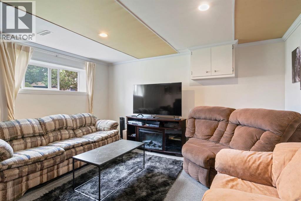 Single Family House Bi-level for Sale in  A Avenue SE Dover Calgary 