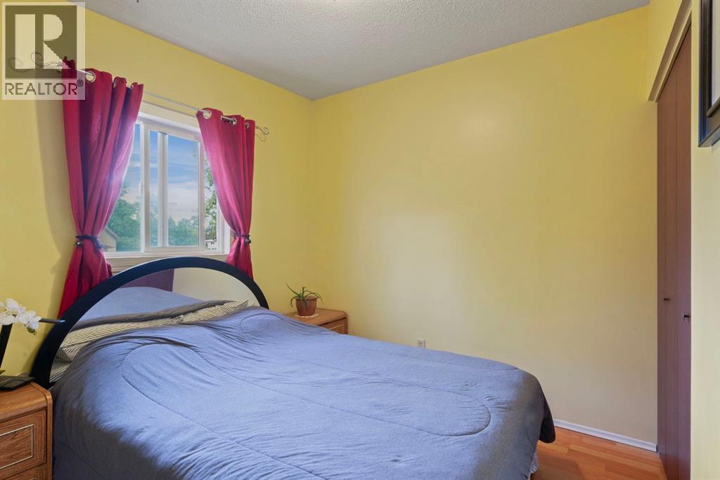 Single Family House Bi-level for Sale in  A Avenue SE Dover Calgary 