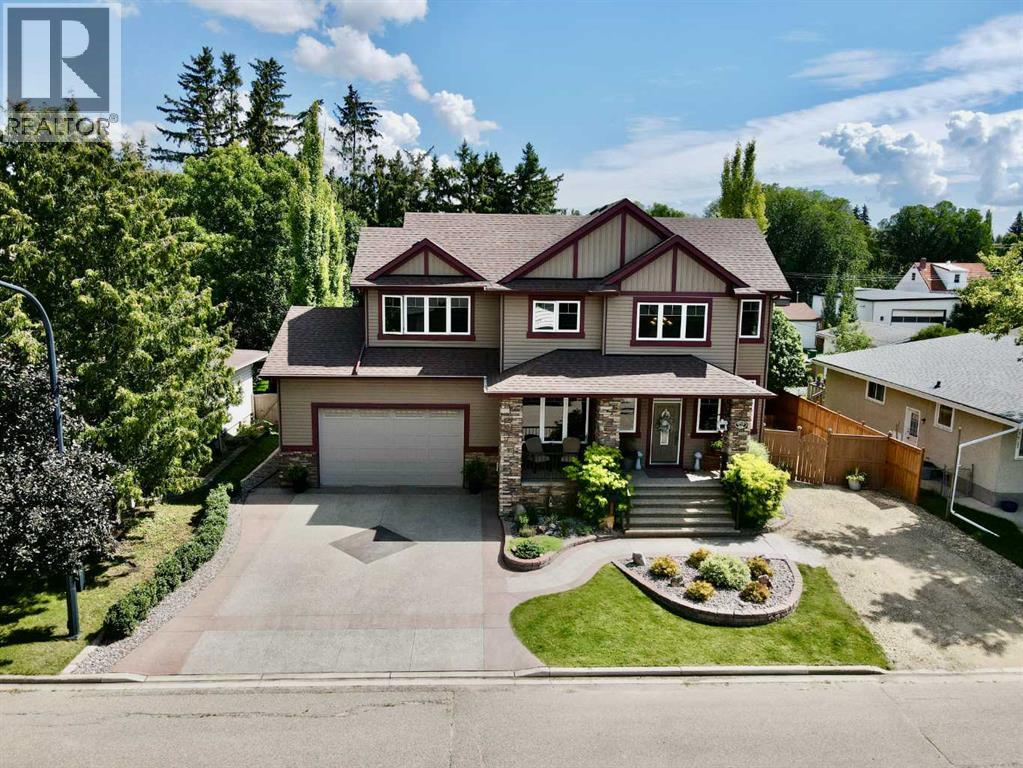 Single Family House for Sale in  A Avenue Mountview Red Deer 
