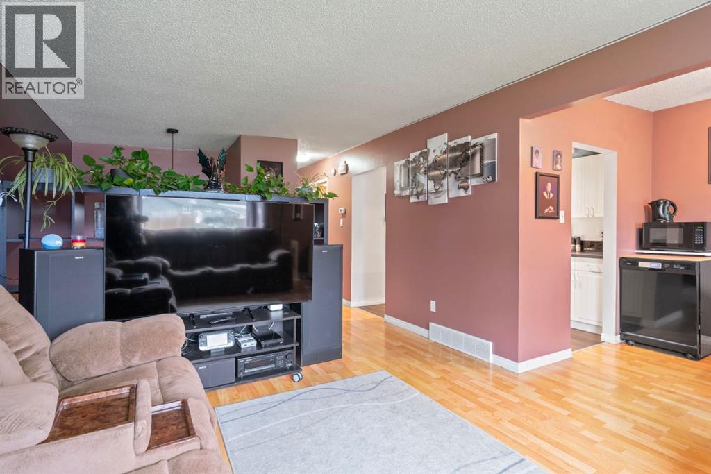 Single Family House Bi-level for Sale in  A Avenue SE Dover Calgary 