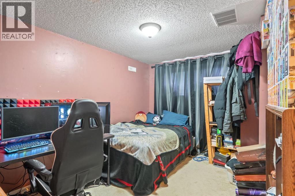 Single Family House Bi-level for Sale in  A Avenue SE Dover Calgary 