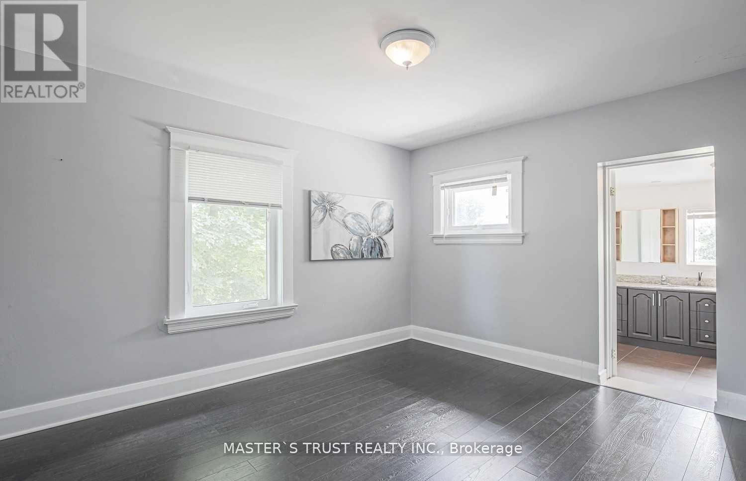 Photo 14 of Upper 2668 Midland Avenue, Toronto ON