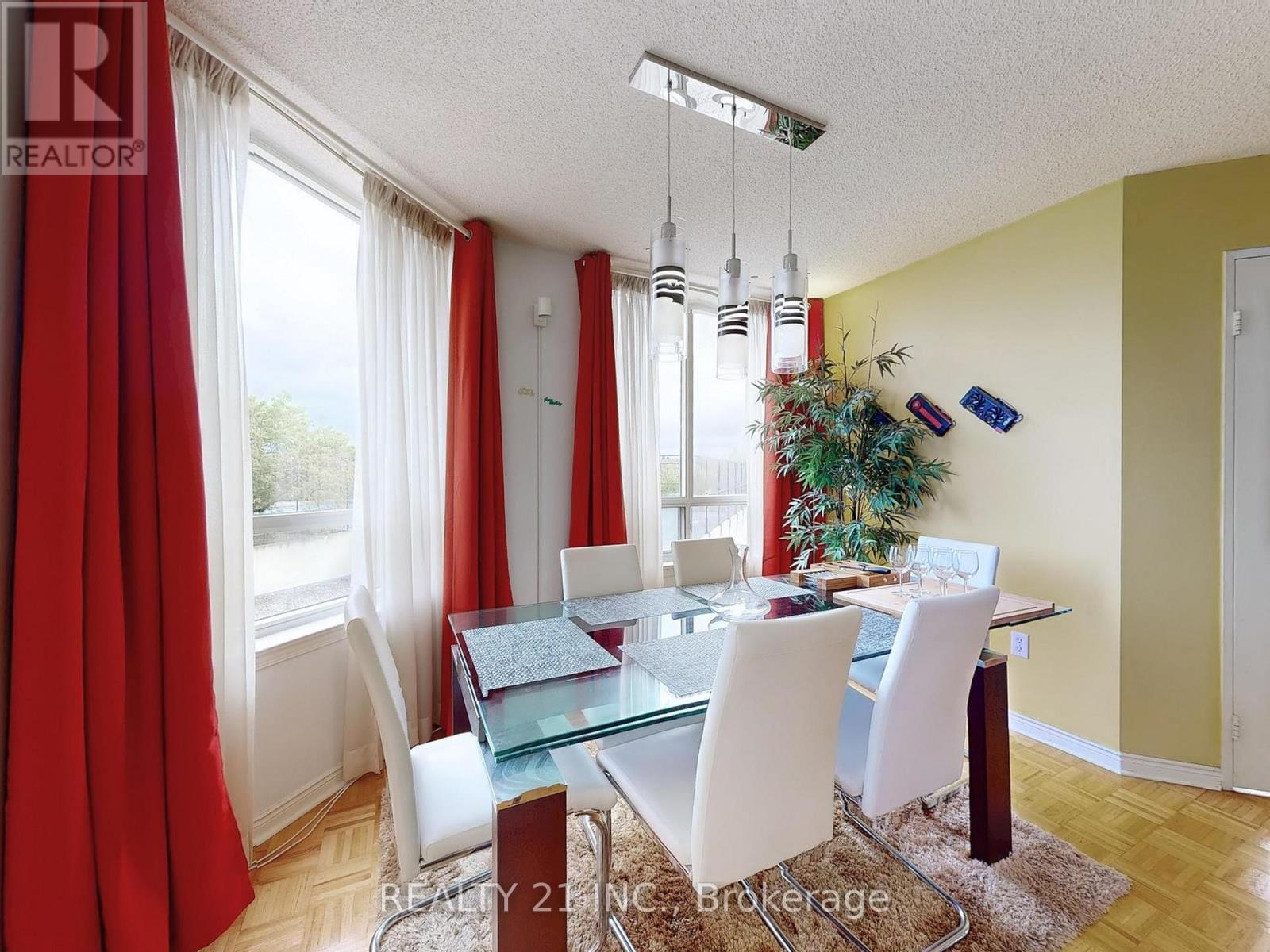 Photo 10 of 488 1 Greystone Walk Drive, Toronto ON