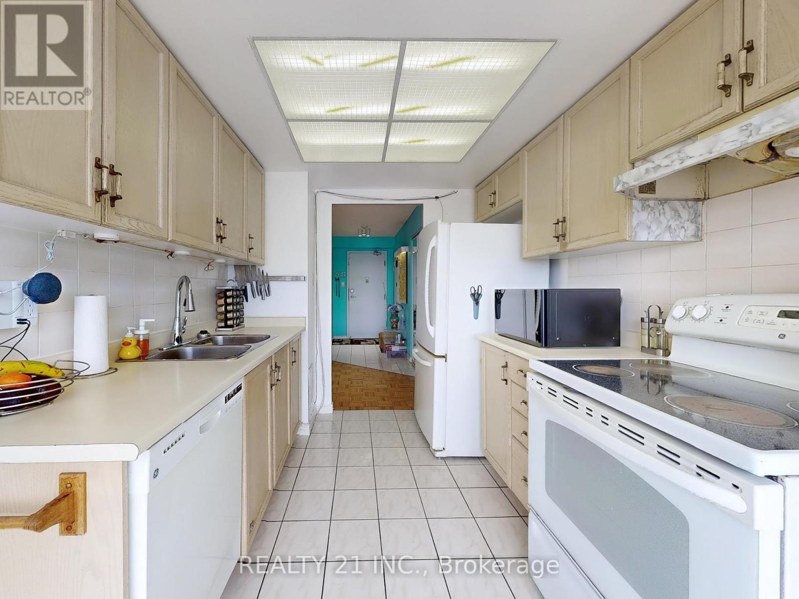 Photo 11 of 488 1 Greystone Walk Drive, Toronto ON