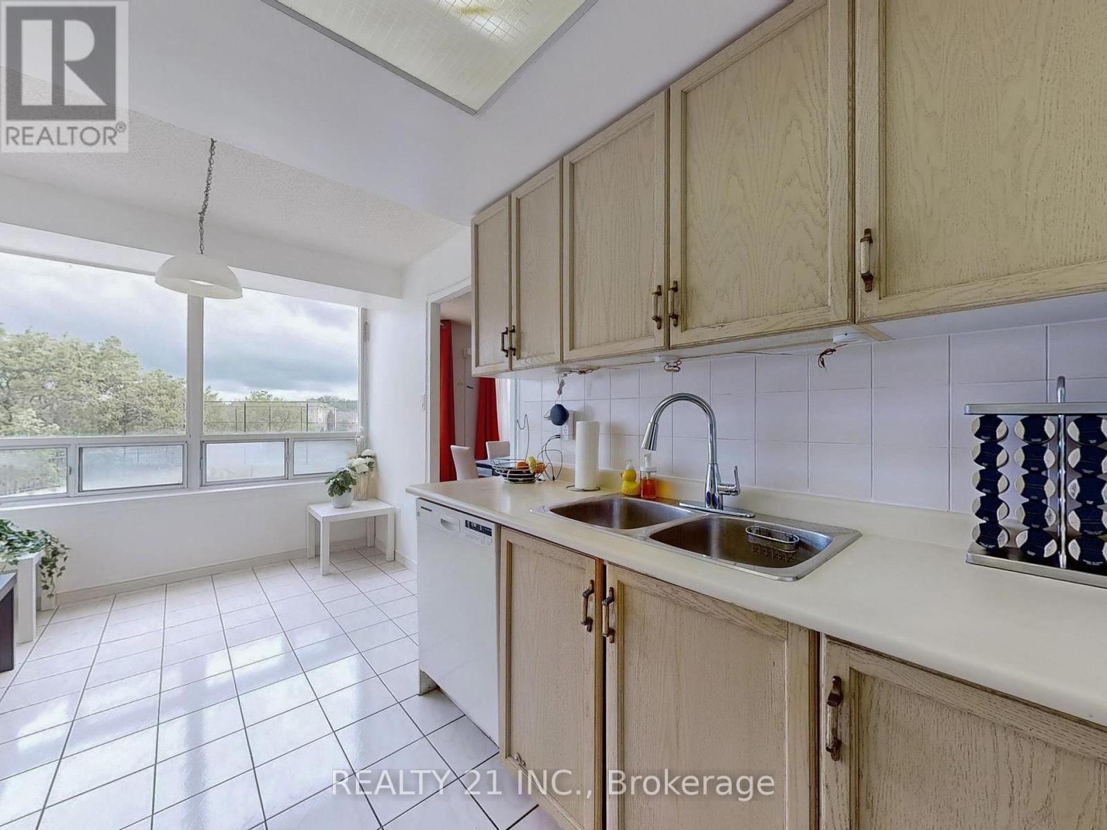 Photo 12 of 488 1 Greystone Walk Drive, Toronto ON