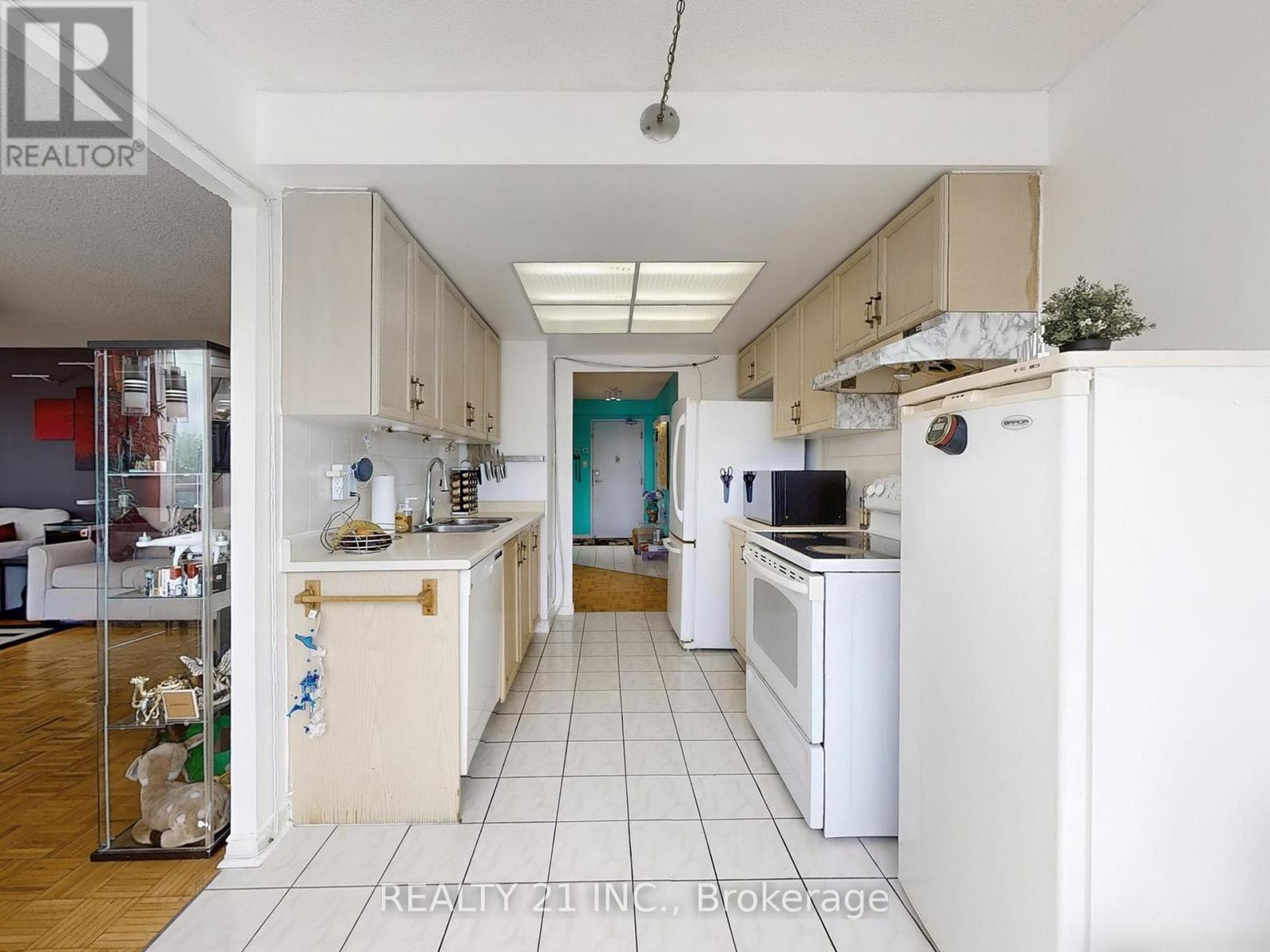 Photo 14 of 488 1 Greystone Walk Drive, Toronto ON