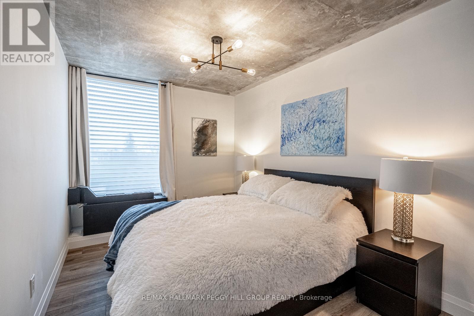 Photo 10 of 504 181 Collier Street, Barrie ON